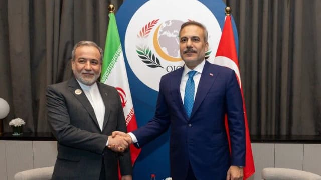 بغداد.. فيدان يلتقي نظيره الإيراني في بغداد