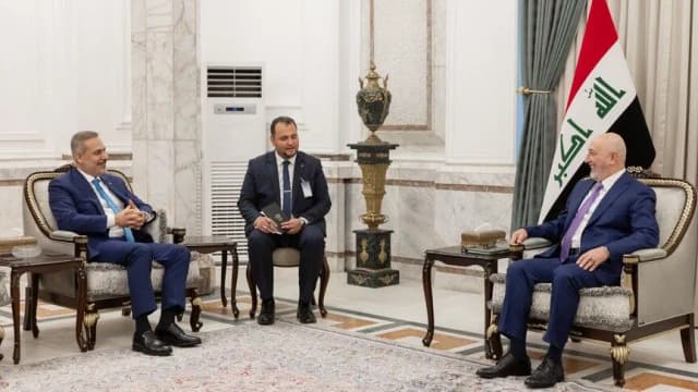 فيدان يلتقي الرئيس العراقي في بغداد