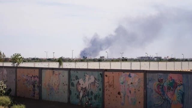 الجيش السوداني يعلن احتواء انفجار بمخزن للذخائر شمالي الخرطوم