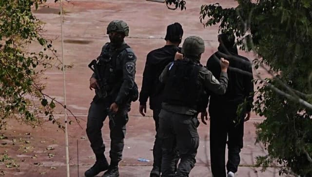 الضفة.. الجيش الإسرائيلي يعتقل 3 فلسطينيين ويعتدي على 3 آخرين