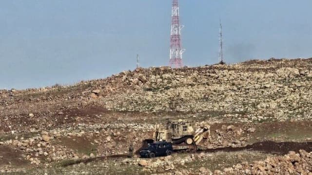 إسرائيل تتوغل في ريف درعا وتحلّق بمسيّراتها فوق حوض اليرموك