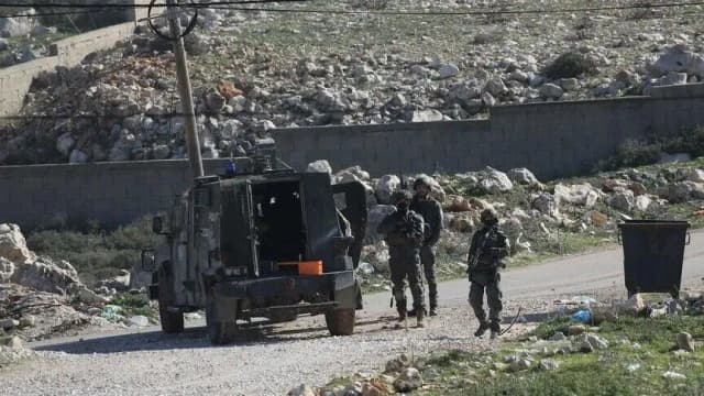 الجيش الإسرائيلي يعتقل 7 فلسطينيين في الضفة الغربية