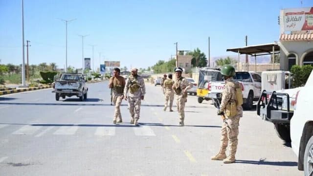 اليمن.. قوات حكومية تستعيد منطقة صنمات جنوبي تعز من الحوثي