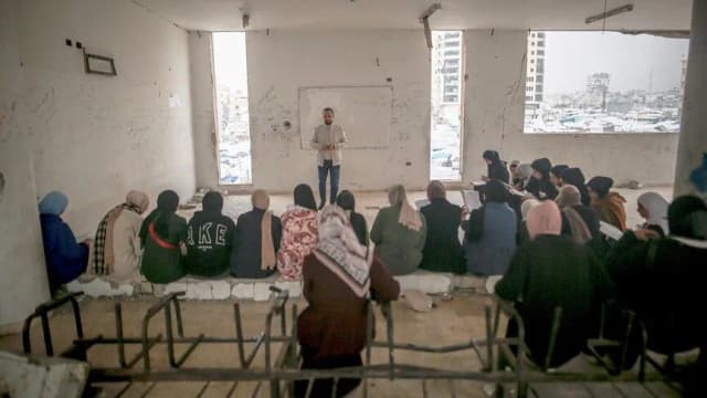 التربية الفلسطينية تطالب بحماية دولية بعد قتل إسرائيل 3 طلبة بغزة