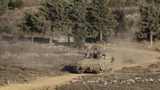 سوريا.. إسرائيل تطلق 3 قنابل مضيئة بريف القنيطرة