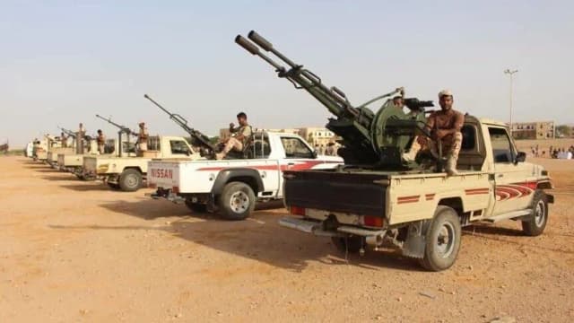 رئيس برلمان "الحوثي": نرفض الزج بمصر في معركة لا تشبه قيمها
