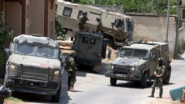 الضفة.. اعتقال فلسطينيين وإصابة أطفال باختناق خلال اقتحامات إسرائيلية