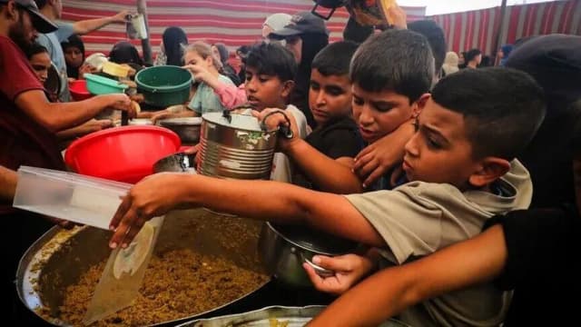 غزة: تقليص مساعدات الأغذية عن نصف مليون فلسطيني كارثة تسرع المجاعة