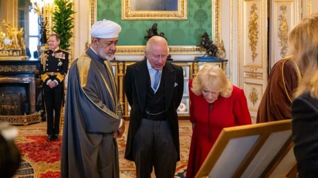 ملك بريطانيا يستقبل سلطان عمان في قلعة ويندسور