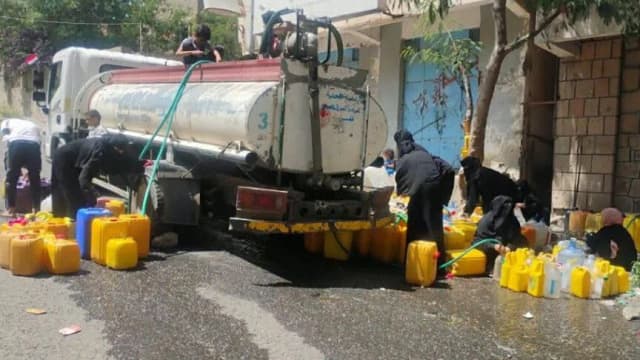 رايتس ووتش: مياه تعز تراجعت 50 بالمئة والأدوية توشك على النفاد