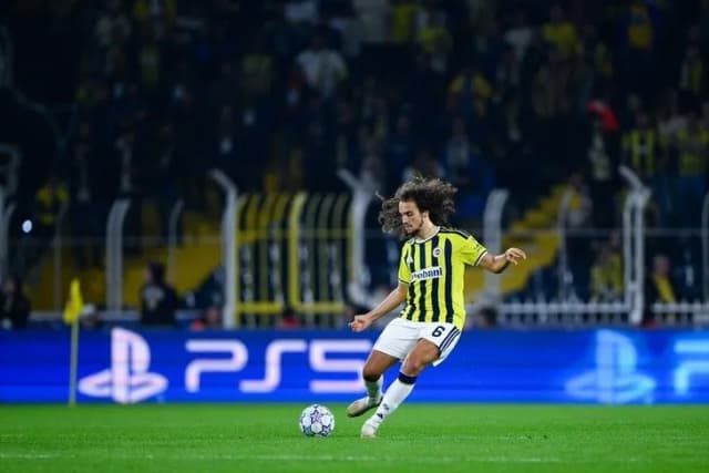 قدم.. سلافيا براغ يتعادل مع فنربهتشه بدوري أبطال أوروبا