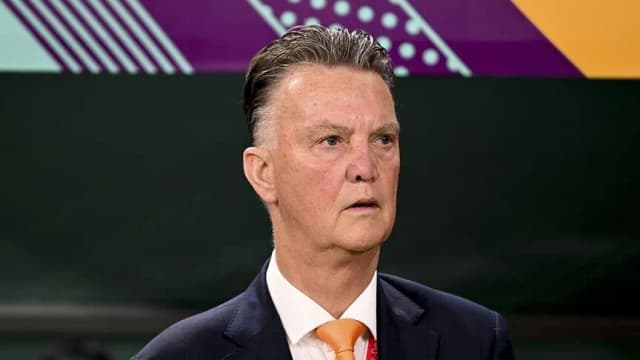 قدم.. فان غال ينتقد توسيع دوري الأبطال ويدعو لتقليص المباريات