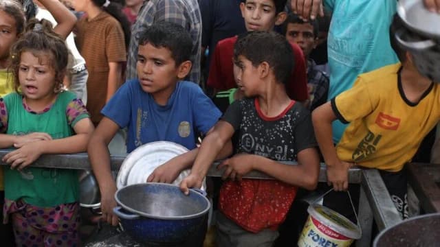 كيف تستغل إسرائيل الانشغال الدولي لتجويع غزة وتصعيد الإبادة؟ د