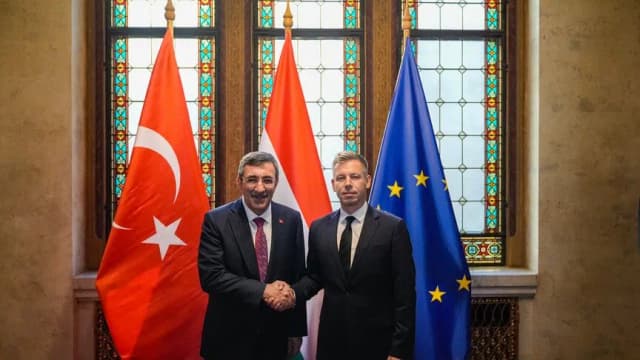 بودابست.. نائب أردوغان يبحث مع رئيس وزراء المجر تعزيز التعاون الثنائي