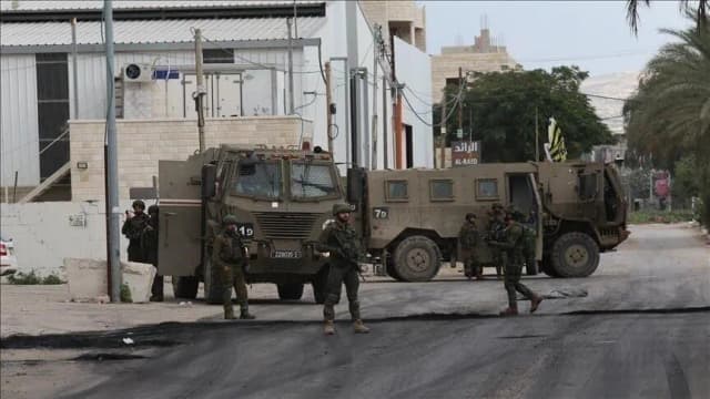 لليوم الثاني.. إسرائيل تحاصر الخليل وتجبر فلسطينيين على إخلاء منازلهم