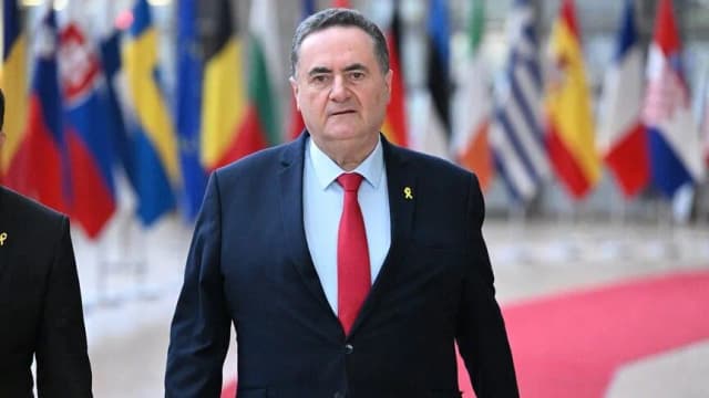وزير الدفاع الإسرائيلي يُقر: أجبرنا ألفي فلسطيني على النزوح من الخليل