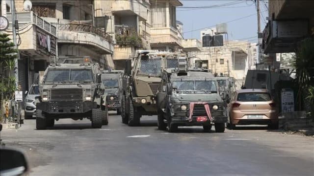 الضفة... الجيش الإسرائيلي ينكل بمسن فلسطيني في الخليل ويصيبه بجروح