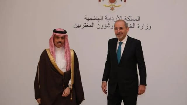 وزير خارجية السعودية يبحث مع الصفدي أوضاع المنطقة ويدين هجوم الكرك