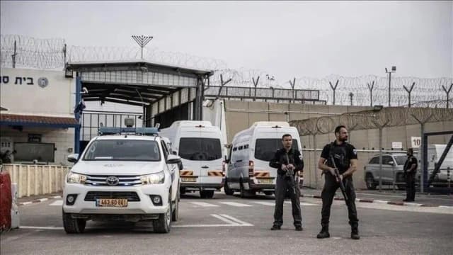 تعذيب وتجويع وتحرش.. انتهاكات إسرائيلية بحق أكثر من 90 أسيرة فلسطينية