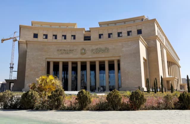 مصر والإمارات تجددان اتفاقية مبادلة العملات بـ 5 مليارات درهم
