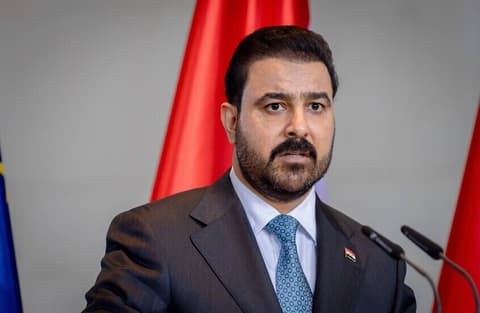رئيس الوزراء العراقي: سنشرع قانونا ينظم الحشد الشعبي ويثبت مكانته ضمن المنظومة الأمنية