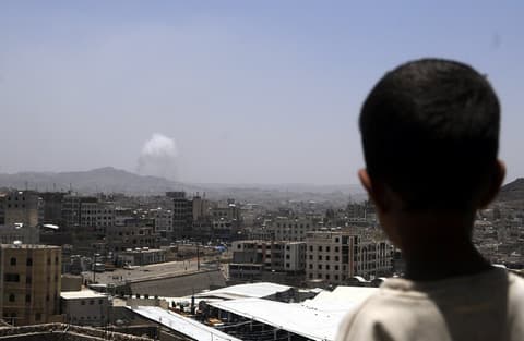 الحوثيون: 106 غارات وهجمات صاروخية سعودية خلال الـ24 ساعة الماضية على مناطق باليمن