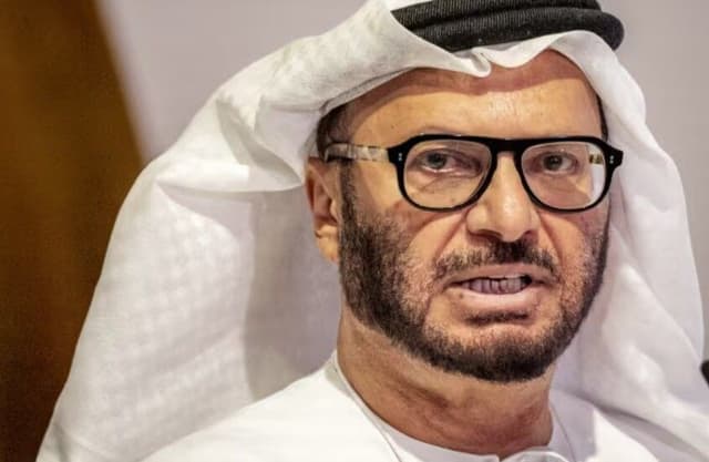 قرقاش في ذكرى حرب أكتوبر: السادات وظف القوة أداة للتفاوض في "بديهية استراتيجية" تغيب عن قادة اليوم