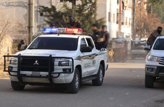 الأمن السوري يوقف 6 من عناصر النظام السابق بتهم ارتكاب جرائم وانتهاكات بحق المدنيين