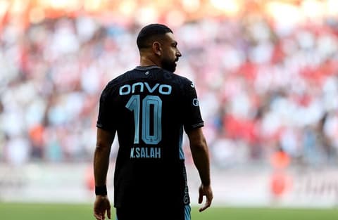 شاهد.. انفعال محمد صلاح وتمريرته الحاسمة ولحظة تبديله