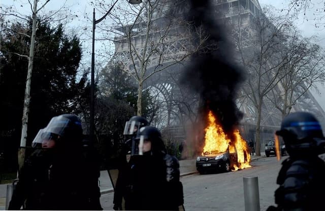 وزير الخارجية البيلاروسي: احتجاجات فرنسا وإسبانيا ثمن دعم النزاع الأوكراني