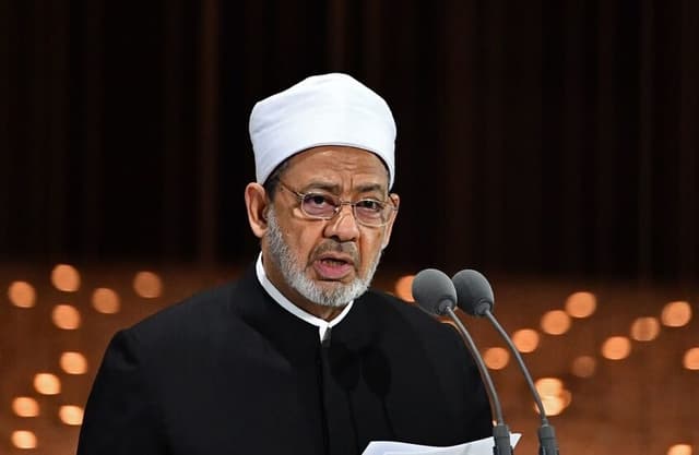 الأزهر يندد باستهداف مطار الرياض والمعتمرين