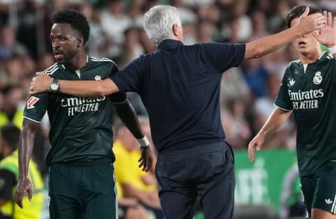 الموعد والقنوات الناقلة لمواجهة روما وريال مدريد