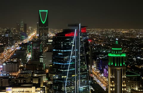 ما سر قدرة السعودية على تجاوز الصدمات أكثر من جيرانها الخليجيين؟