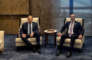 لافروف وفيدان يبحثان الأزمة الأوكرانية والتعاون بين روسيا وتركيا في مجالات الاقتصاد والطاقة