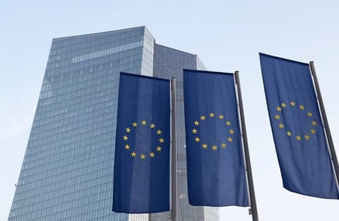 وزيرة المالية السويسرية تحذر دول الاتحاد الأوروبي من "أزمة يورو"