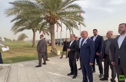 وزير الخارجية الإيراني عباس عراقجي يزور موقع اغتيال سليماني في بغداد