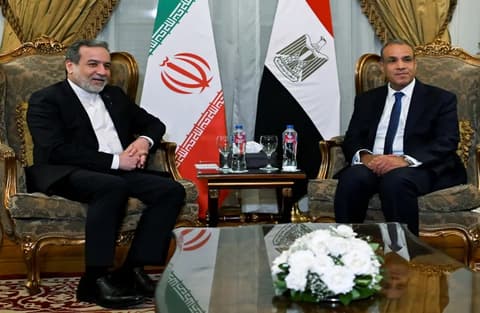 الخارجية المصرية تكشف تفاصيل مباحثات عبد العاطي مع عراقجي حول الخليج