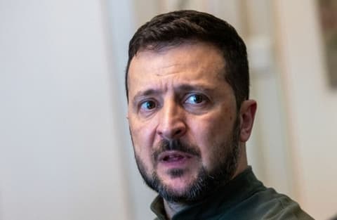 مستشار سابق لترامب: لا يجوز أن يحصل زيلينسكي على سنت أمريكي واحد بعد الآن