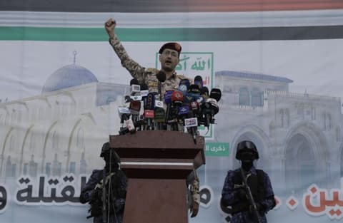 الحوثيون يعلنون حصيلة الضحايا والأضرار جراء الغارات والهجمات السعودية خلال 24 ساعة