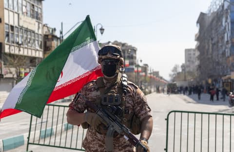 الحرس الثوري يحدد إجراءات اتخذتها إيران أفقدت الأمريكيين مصدر قوتهم في المنطقة