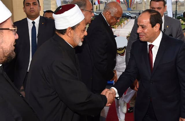 صنعاء تتفاعل مع مبادرة شيخ الأزهر.. ونداء إلى السيسي بشأن اليمن