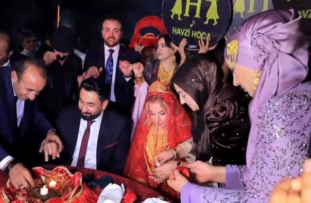 عرس كردي استثنائي.. 7 آلاف مدعو ونقوط بقيمة 800 ألف دولار