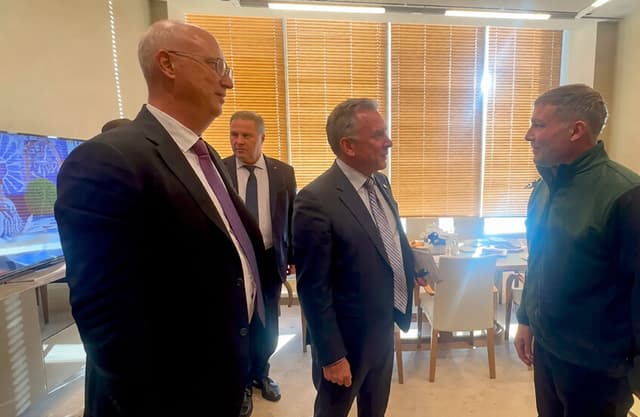ويتكوف ودميترييف يلتقيان بالمرتزق الأمريكي هابارد بعد الإفراج عنه