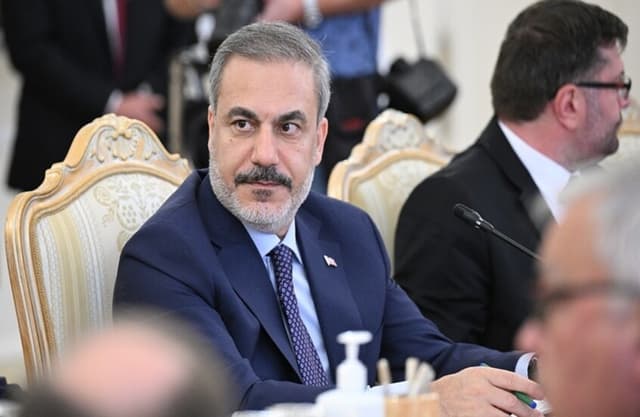 وكالة: فيدان ناقش مع كالاس أزمة تصدير الحبوب بسبب التوترات في البحر الأسود