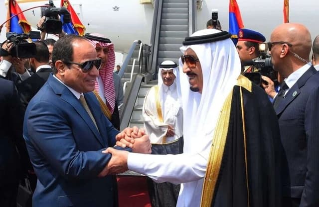 بعد تحرك مصري لدعم دفاع السعودية.. رسالة من السيسي تصل للملك سلمان