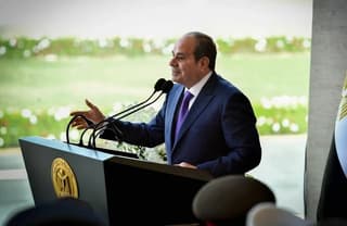 السيسي يعلق على قول "اغسل يديك بحكومة جديدة"