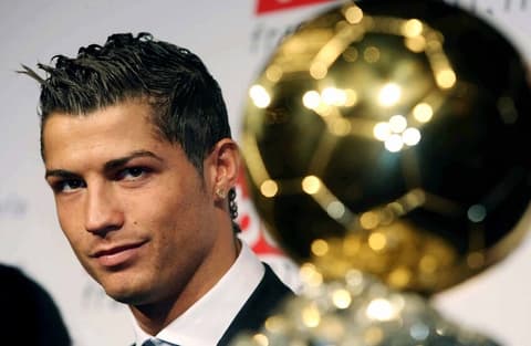 ما حقيقة مزاعم دفع رونالدو 10 ملايين يورو لحصد أصوات سباق "أفضل فائز بالكرة الذهبية"؟