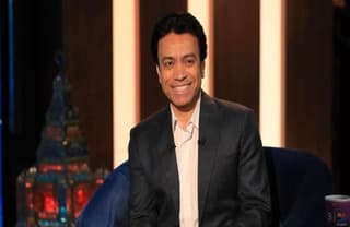الذكاء الإصطناعي يورط فنان مصري شهير
