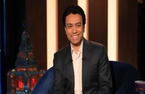 الذكاء الإصطناعي يورط فنان مصري شهير