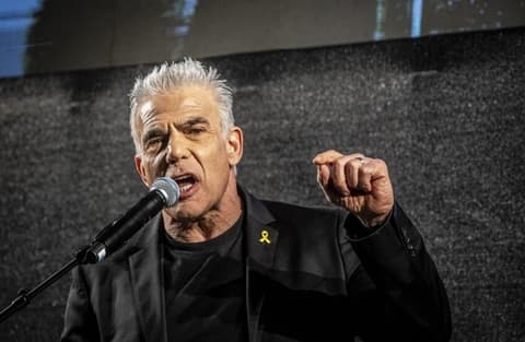 لابيد: التصويت لنتنياهو يعني دولة عنيفة ومكروهة عالميا